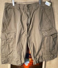 Levi s men s brown cargo shorts 38 x 9