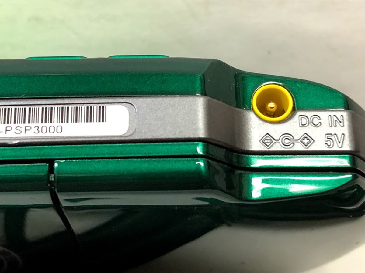SONY PSP Playstation Portable Spirited Green PSP - 3000 SG Cable 