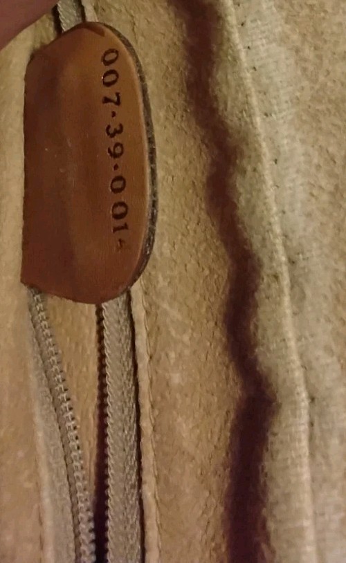 Foto 13 di 15