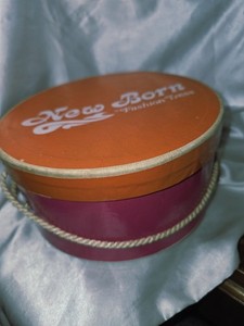 (D9) Vintage 60s New Born by Fashion Tress Wig Hat Box - Box Only No Wig