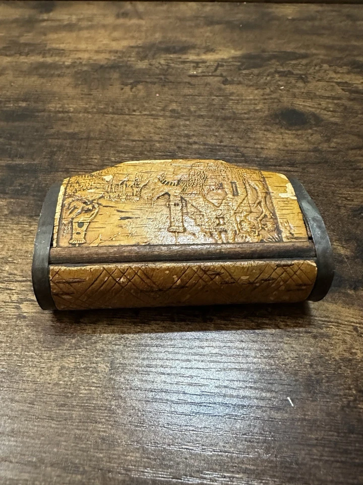 Caja de tabaco de madera con bisagras tallada a mano antigua vintage detalles de metal envío gratuito Foto 3 de 4