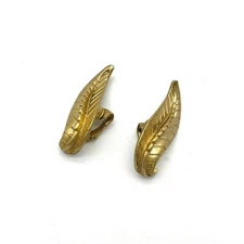 Vintage Sarah Coventry Gold Tone Leaf Clip On Earrings Signed Jewelry