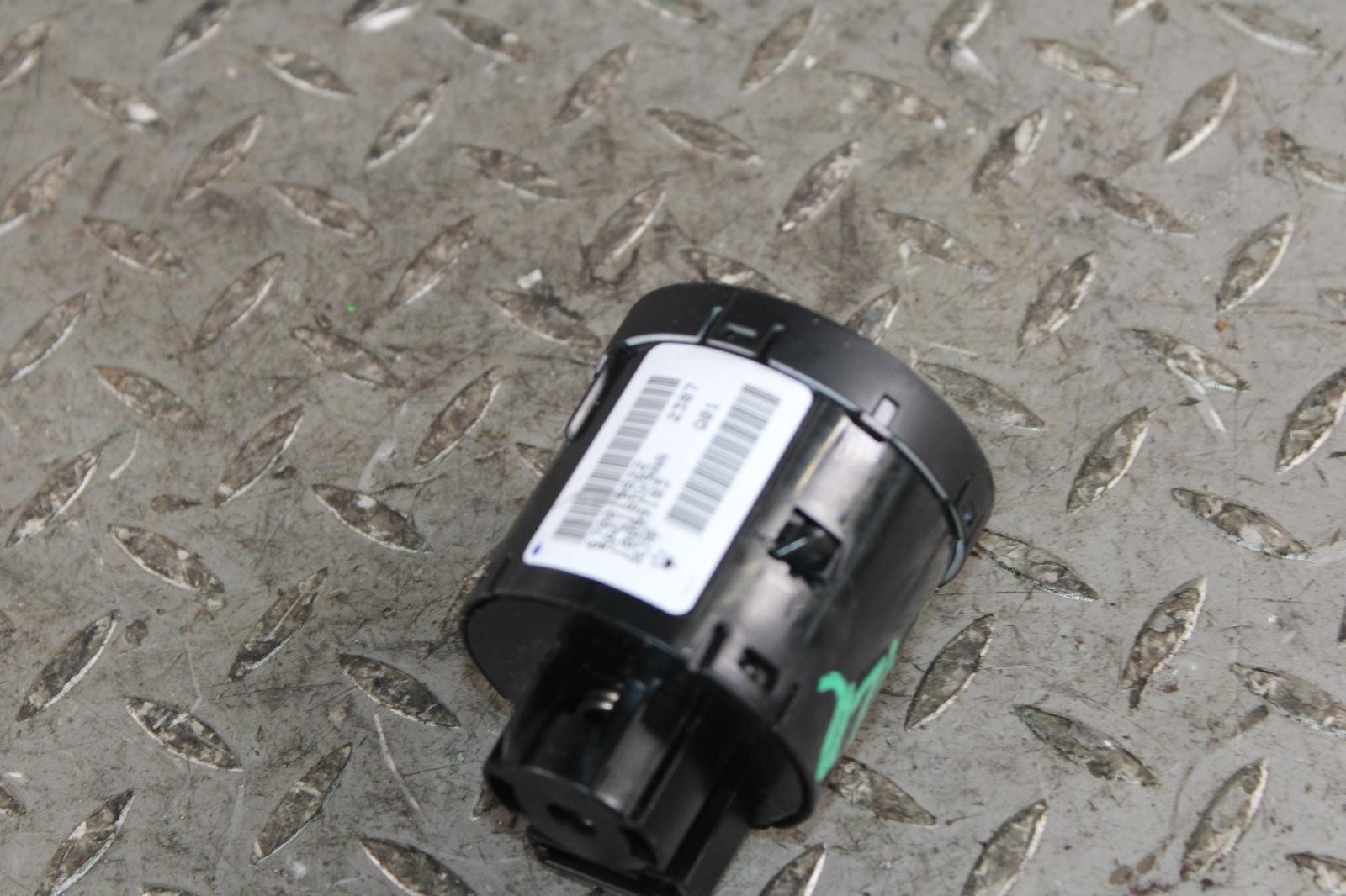 Maserati Ghibli 2014-2019 Headlight switch