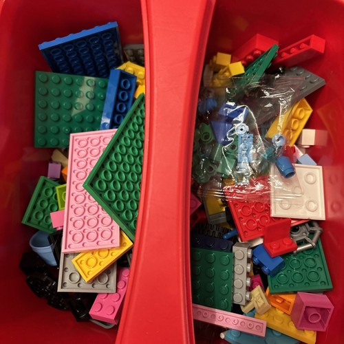 LEGO 885 Piece Bulk - Picture 7 of 16