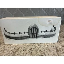 Dept 56 CHURCHYARD GATE & FENCE Heritage Village #5806-8 Retired (149ia)