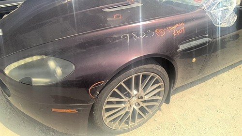 Aston Martin Vantage 2010 Fender P/N 677937 Photo - $840