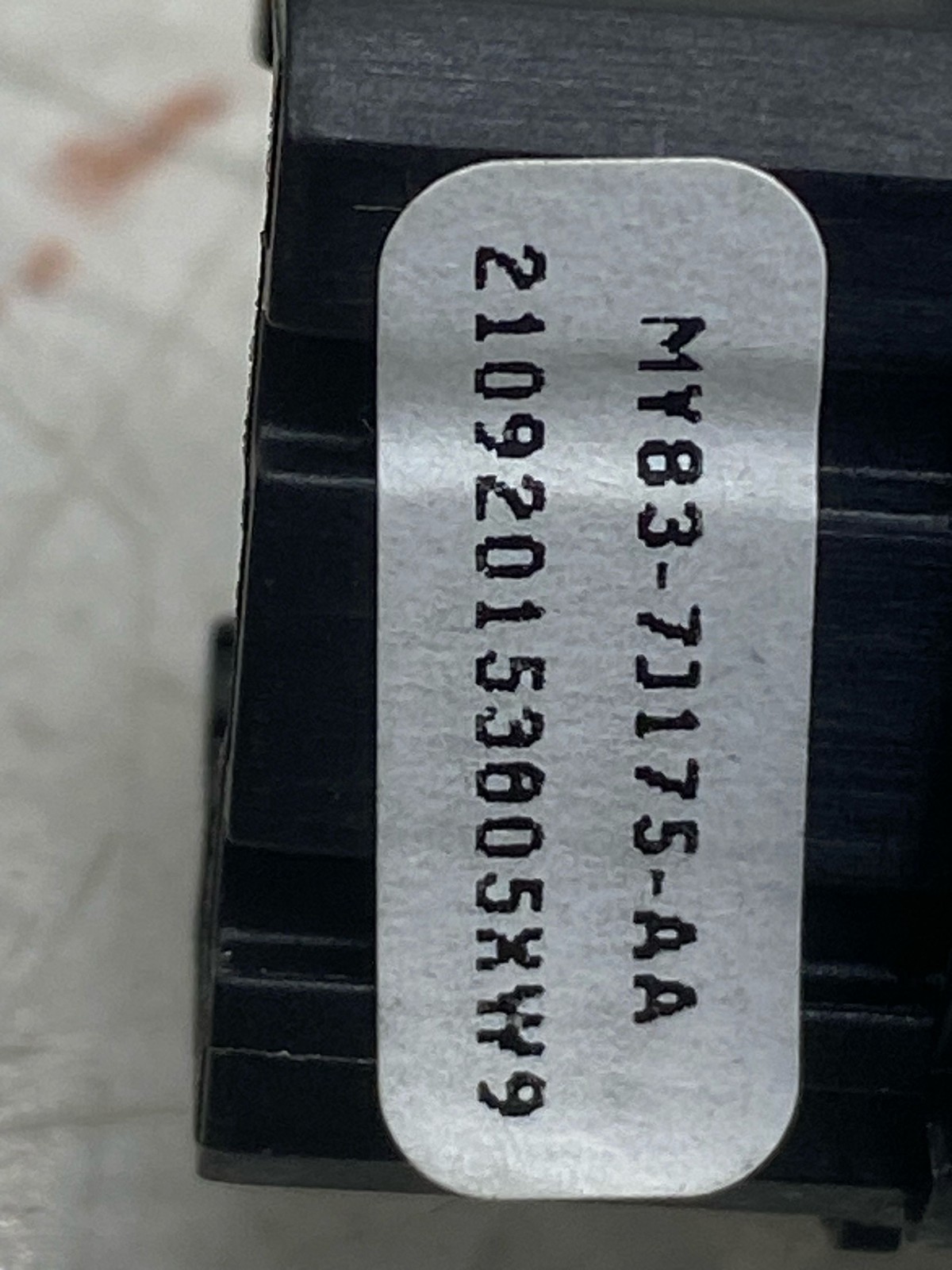 2020-2025 ASTON MARTIN DBX CENTER DASH TRANS REVERSE SWITCH BUTTON MY83-7J175-AA
