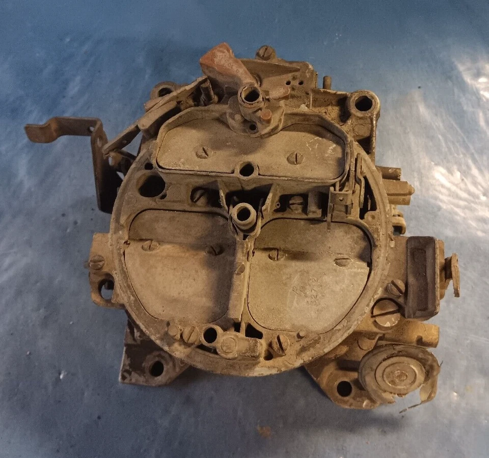 Cadillac DeVille 429ci 1967 carburador Quadrajet 7027233 fecha H6 Foto 2 de 4