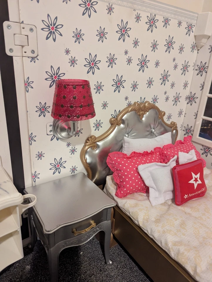 Boneca American Girl Grand Hotel com acessórios APOSENTADA  - Imagem 2 de 4