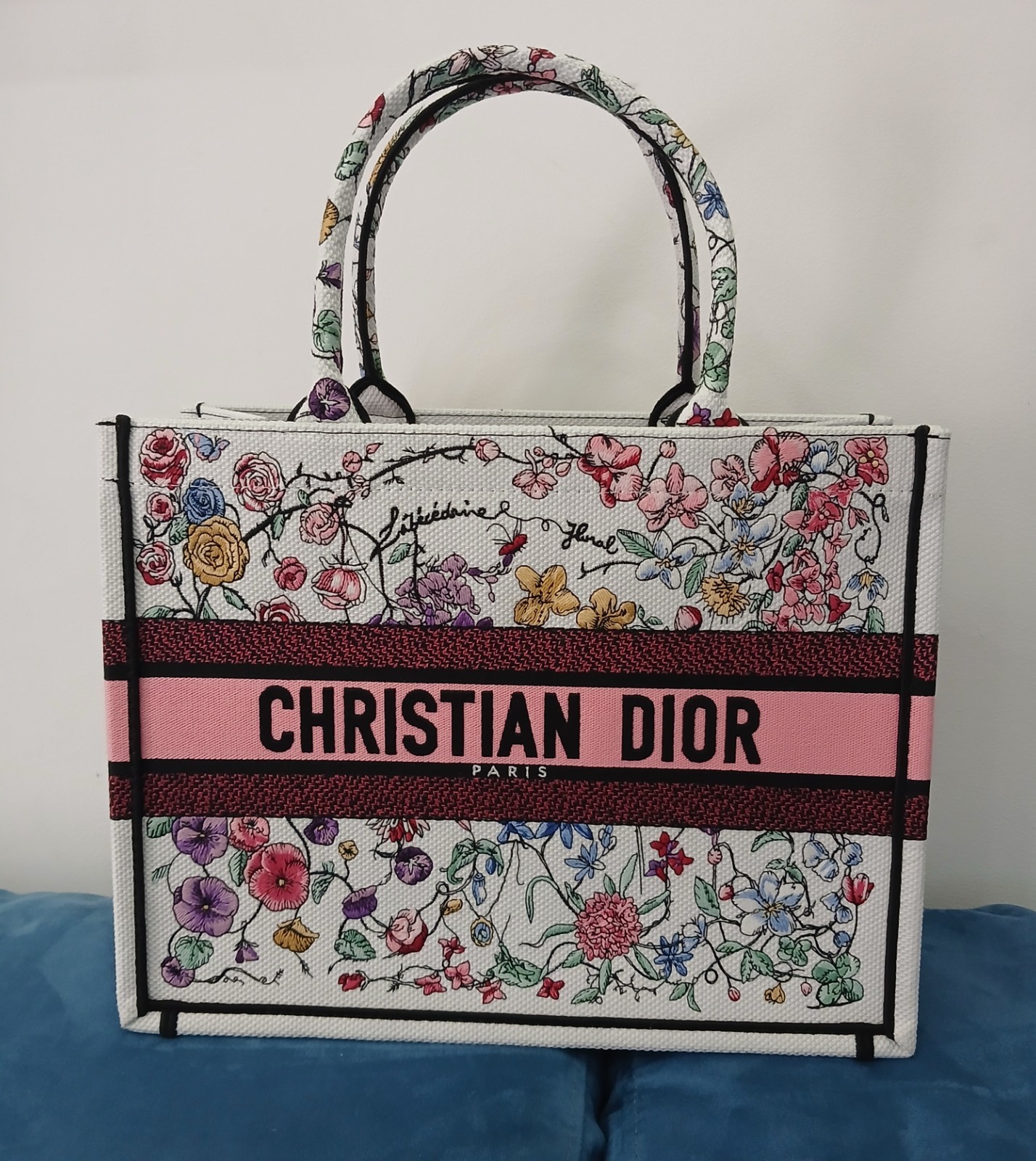 Borsa Dior Book Tote Media bianca ricamo floreale, 36x27,5x16,5 cm, con Dustbag