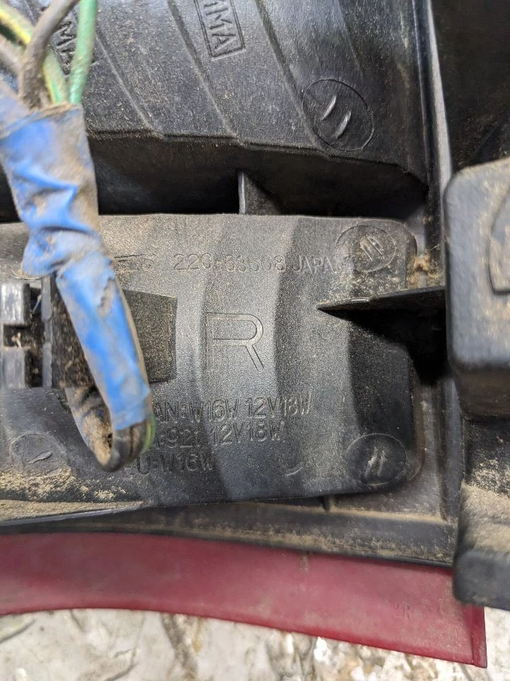 Luz trasera derecha pasajero compatible con 01-03 Infiniti QX4 1164054 Foto 4 de 4