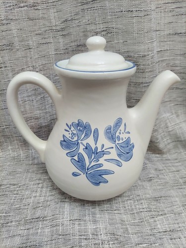 Pfaltzgraff Yorktowne Coffee Pot with Lid 9" 7-490 - Picture 3 of 5