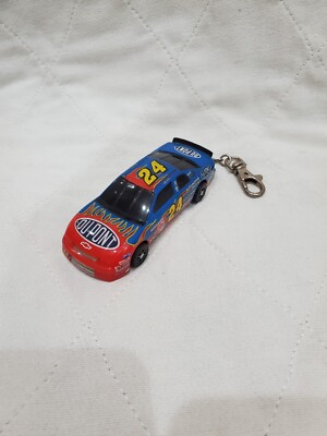 Jeff Gordon #24 Dupont NASCAR Keychain Light Up Flashlight Key Chain