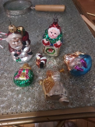 2 Loose Dept. 56 Glass Christmas Ornaments Jesus Mary Angel & 4 Unbranded Santas