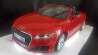 Audi Tt Roadster Red 1:18 Minichamps And Boxed Audi Tt Roadster Red 1:18 Minichamps And Boxed
