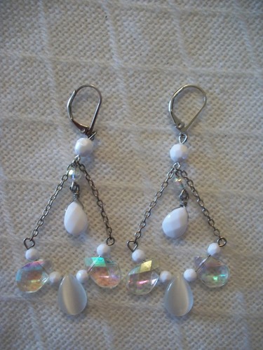 CHANDELIER EARRINGS AB WHITE GLASS MOONSTONE BEAD SILVER PLATED STATEMENT DANGLE - Picture 3 of 5