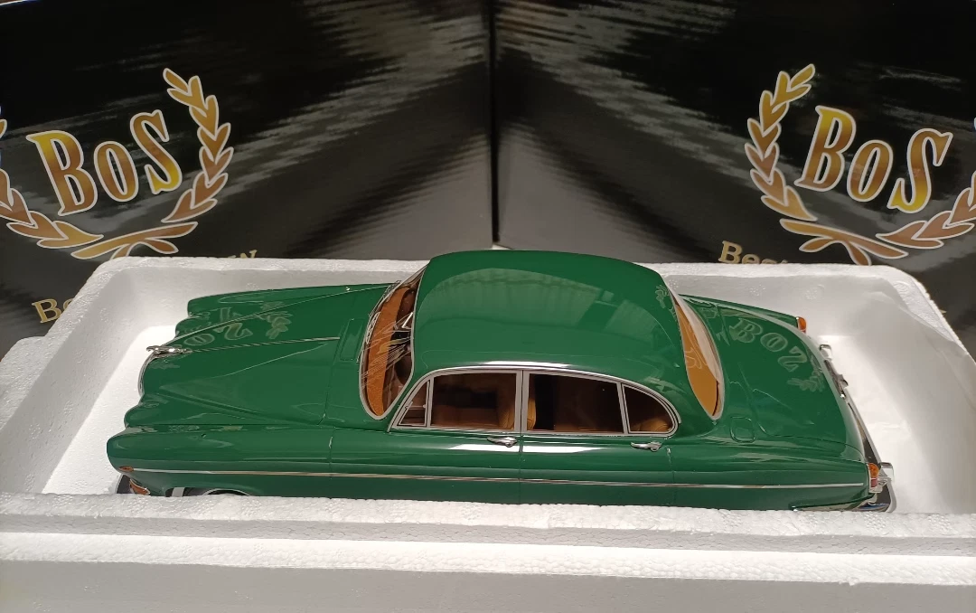 Bos 1/18 Jaguar 420G Mark X Green | eBay