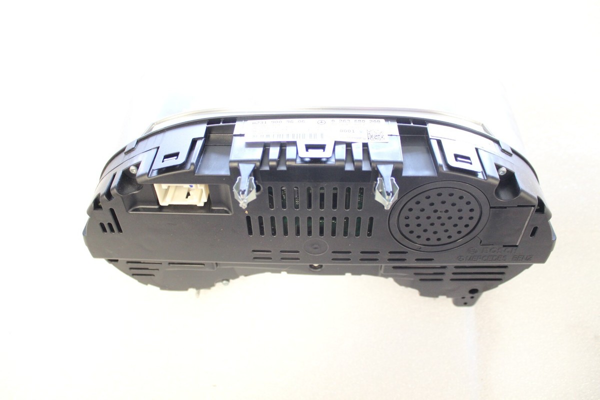 R231 Mercedes Speedometer Instrument Cluster Dashboard Gauge SL400  
