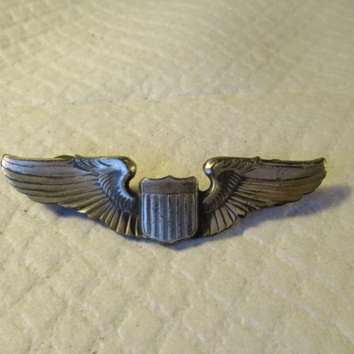 VINTAGE WW2 ERA SILVER COLORED MILITARY PILOTS WINGS