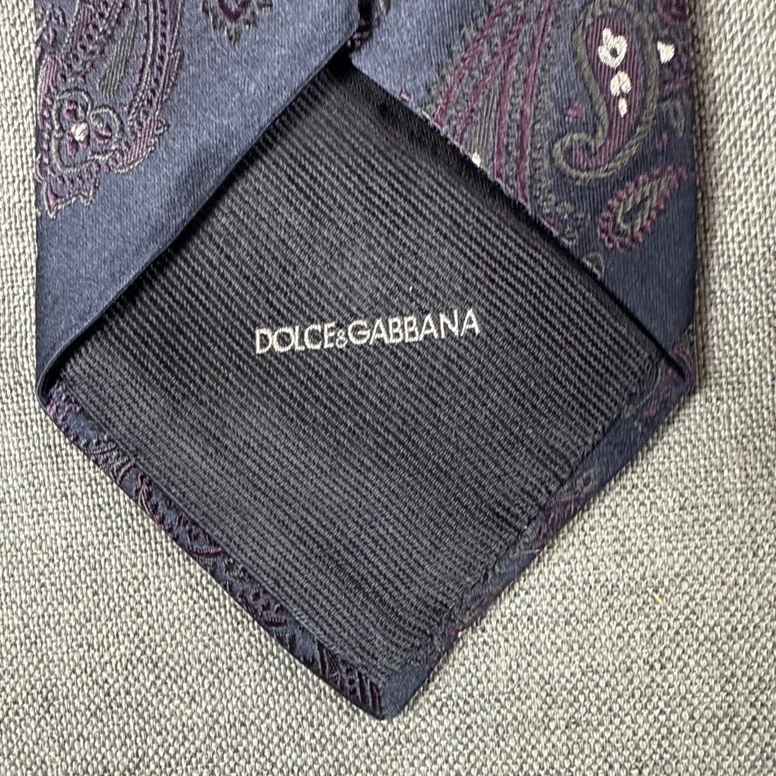 Dolce And Gabbana Tie 100% Silk Dark Blue Paisley Pattern Made In Italy - product detail image 3