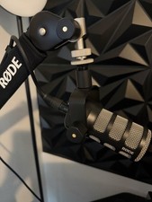RØDE PodMic Dynamic Broadcast Microphone + R...