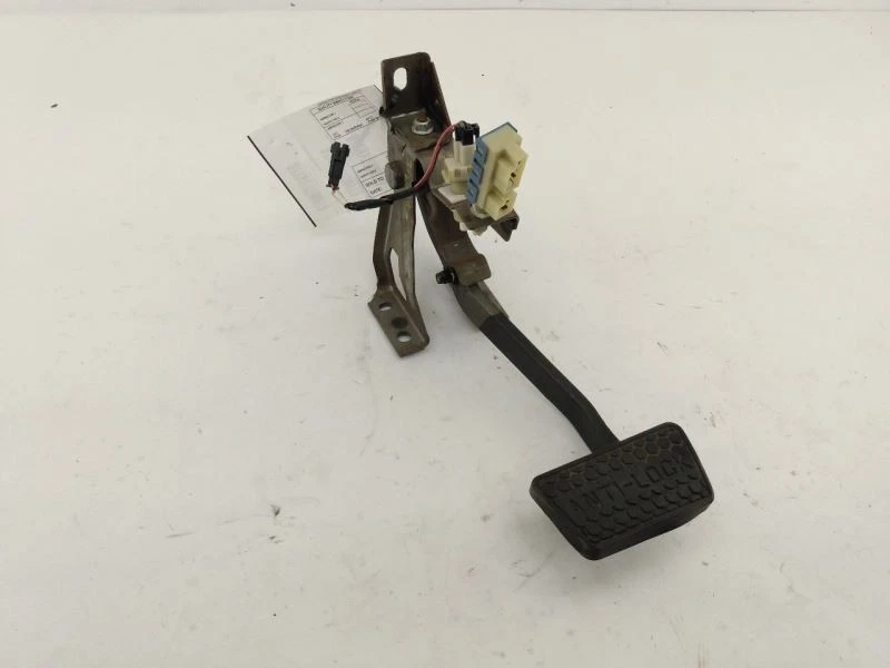 Conjunto de pedal de freno Pontiac Firebird con montaje para 1998-2002 Foto 2 de 4