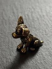 Hundewelpe aus Messing | Mini Tierfigur | Sitzend | Detailreiche Hundefigur