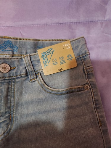 NWT Girl's Denim Shorts By Thereabouts, Light wash, Size 7 - Picture 3 of 4
