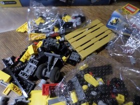 LEGO, LOT BRICKS, PIECES, BOARDS for CREATOR 4891, VF TOYS d used