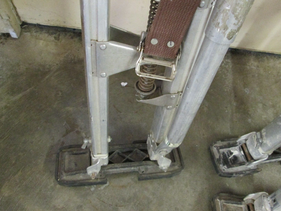 4 Genuine DuraStilt Drywall Stilts (2 Pair) Painter's Walking Tools