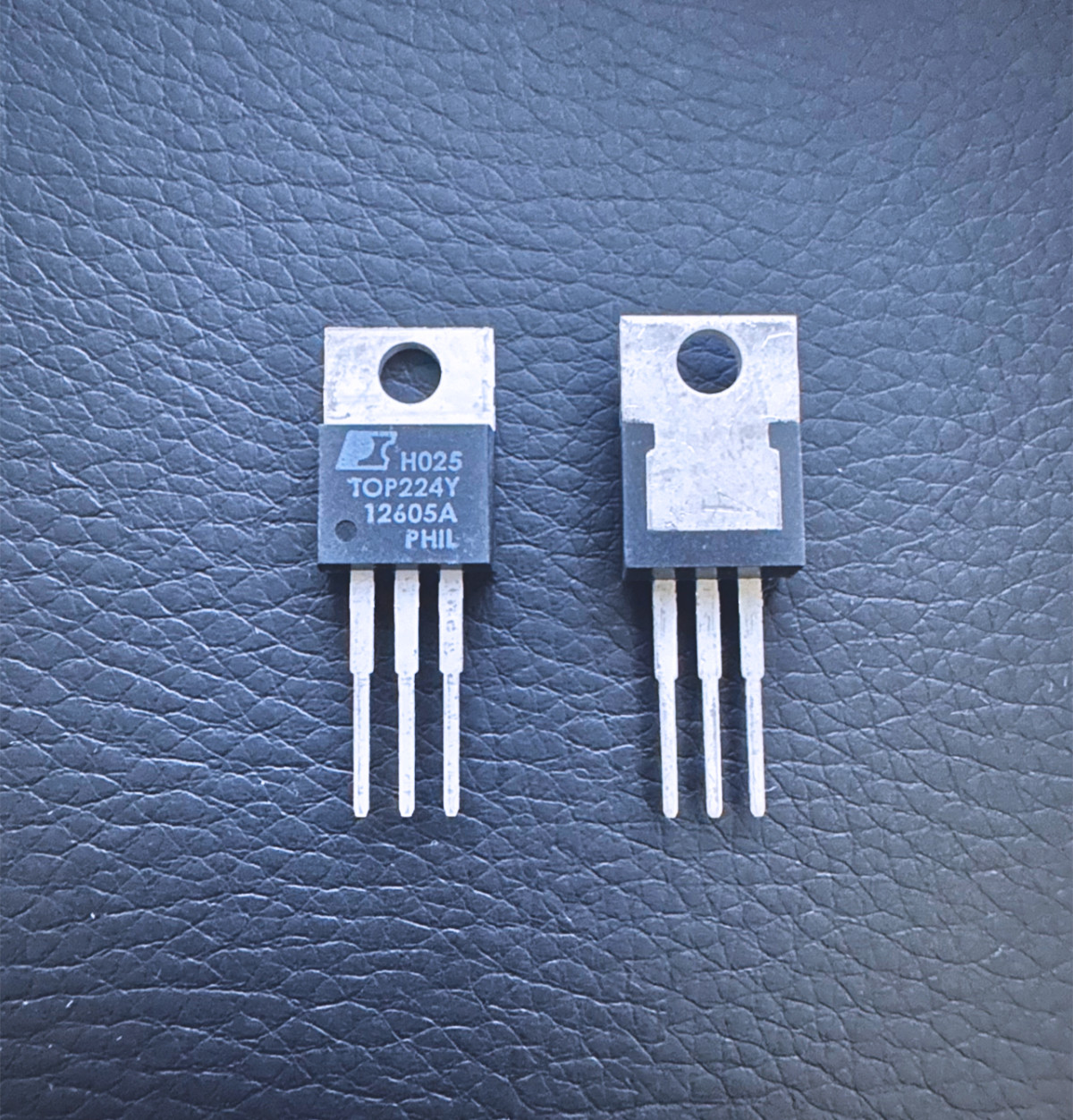 2Pcs TOP224Y TOP224YN Power Integrations Off-line PWM Switch 100kHz 75W TO-220