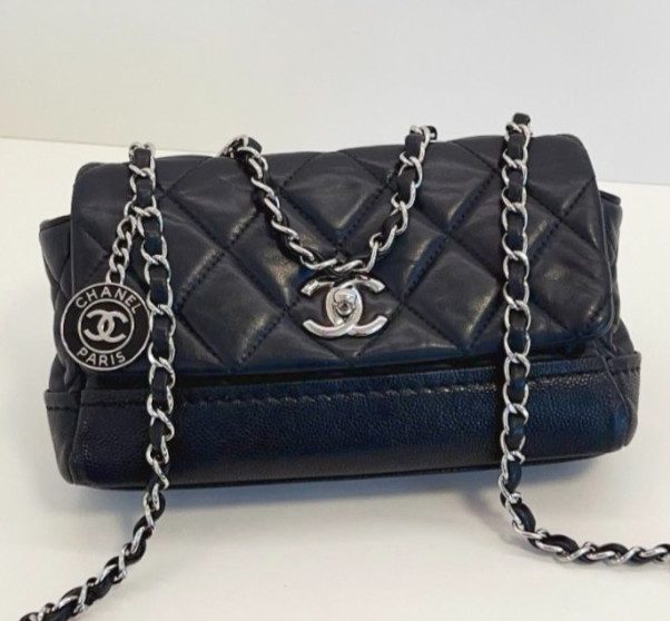 Chanel Classic Flap Mini Chain Shoulder Bag Black Silver Women Diamond Fashion