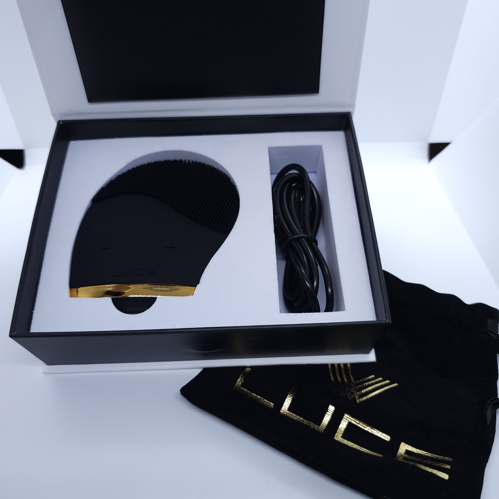 LUCE180 Anti-Aging Pulsating Facial Cleansing Device ~ Rechargeable WaterProof