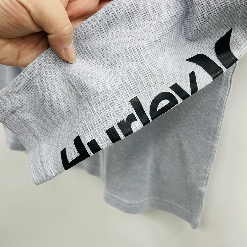 Camiseta Hurley Jóvenes Niños Talla 10/12 Térmica Cuello Redondo Manga Larga en Gris 904 Foto 3 de 4