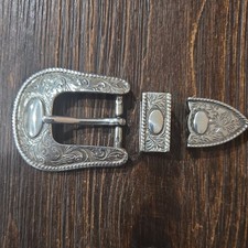 Western Americana Silver Tone Engraved Belt Buckle Set