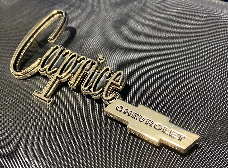 Chevrolet Caprice 1972 1973 1974 1975 emblema maletero Gold Donk Foto 2 de 3