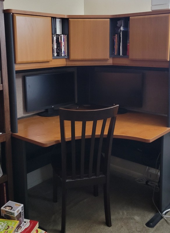 Philadelphia Area: Large corner home cubicle desk with 3 large/2 small cubbies