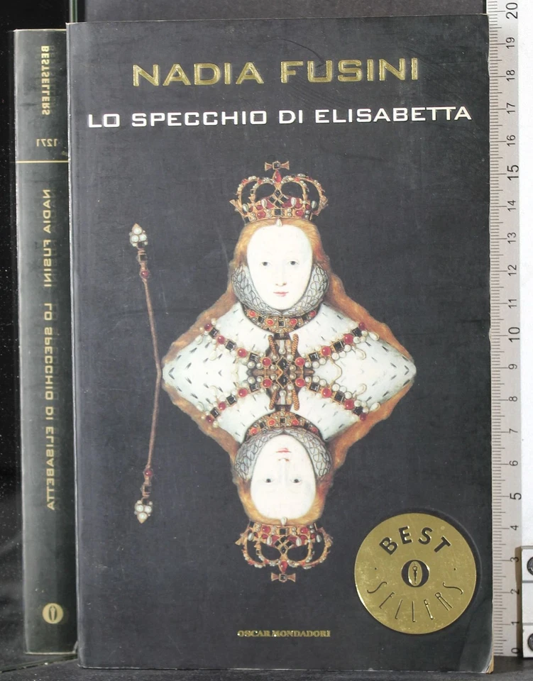 Lo specchio di Elisabetta - Nadia Fusini, foto 1 di 2
