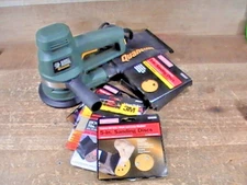 BLACK & DECKER #BD5100 QUANTOM 5" RANDOM ORBIT SANDER W/ DUST BAG & SAND PAPER