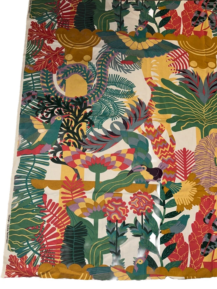 Cecilia Pettersson Slogsfibbla Tela Colibrí Tucán 60” X 40.5” Remanente Foto 4 de 4