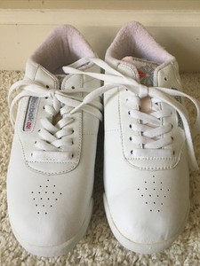 ladies leather tennis shoes