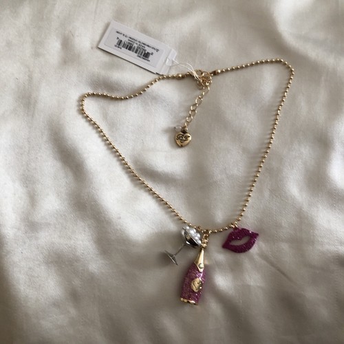 Betsey Johnson Gold Tone Going All Out Charm Necklace Champagne & Lips NWT - Picture 4 of 12