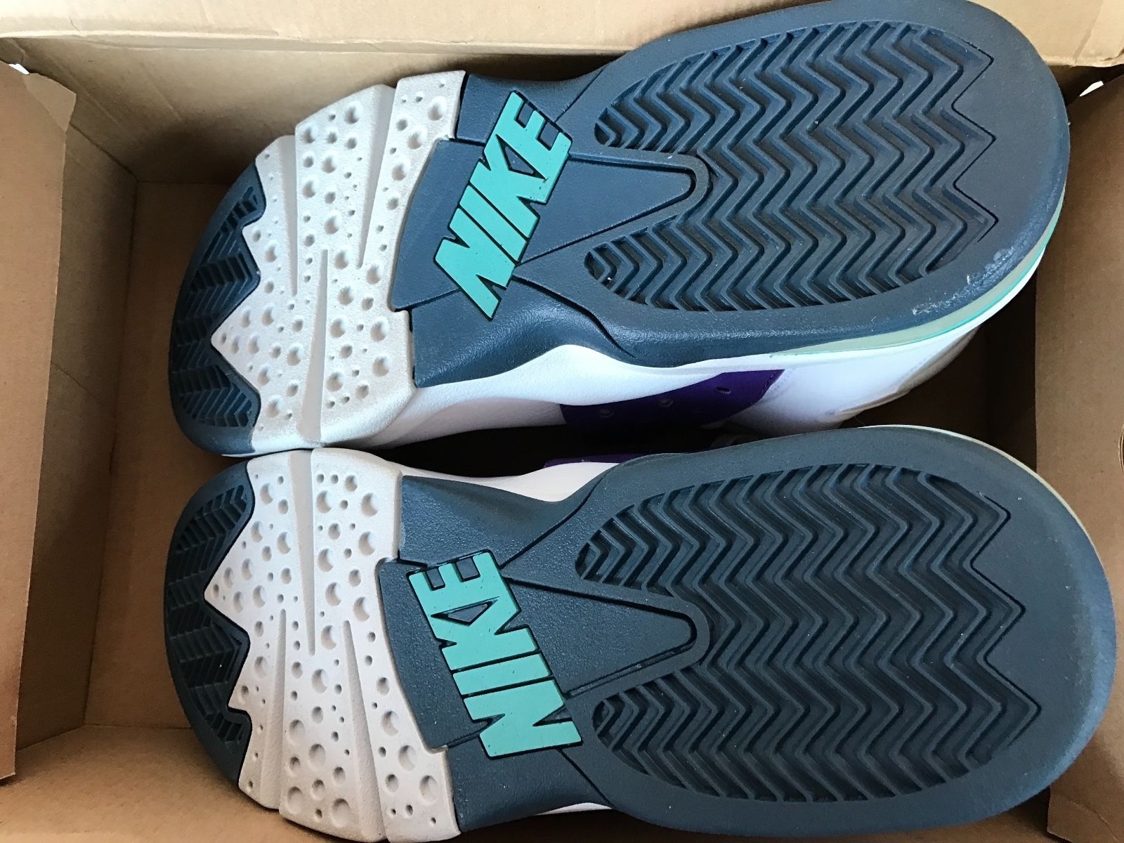 NEW Nike Barkley Air Force Max 555105-101 Hornets Barkley Nike Robinson DS Rare Size 12 25559a NEW Nike Barkley Air Force Max 555105-101 Hornets Barkley Nike Robinson DS Rare Size 12 25559a