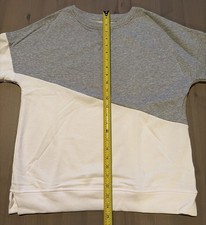 Sweatshirt Women's Small Gray White Long Sleeve Crewneck Pullover Size Small