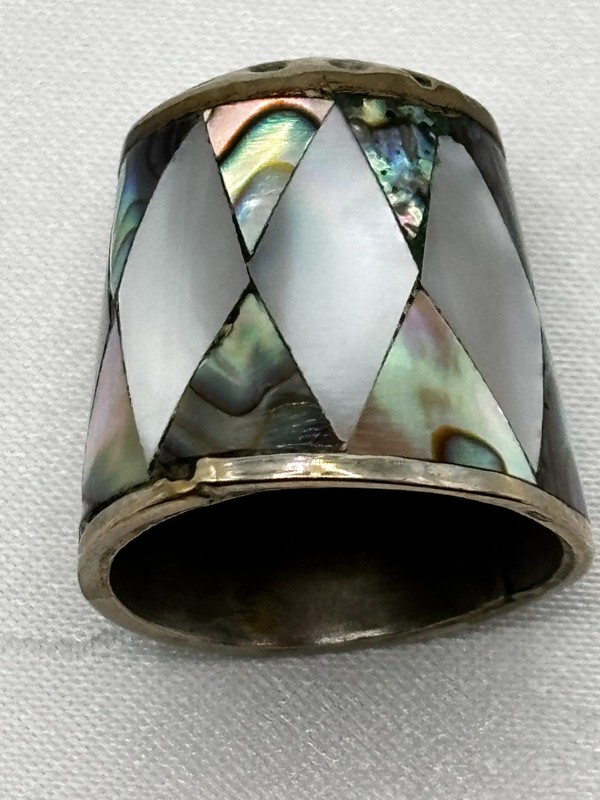 Thimble, no hallmark, abalone or mother of pearl, metallurgy unknown
