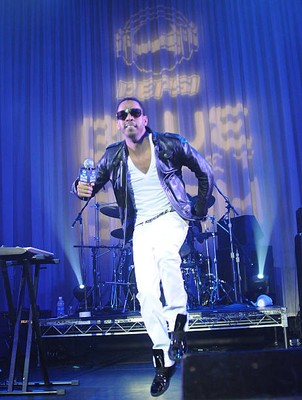 Vocalist Ryan Leslie performs Pepsi Blue Carpet Bash Avalon Ballro- Old Photo