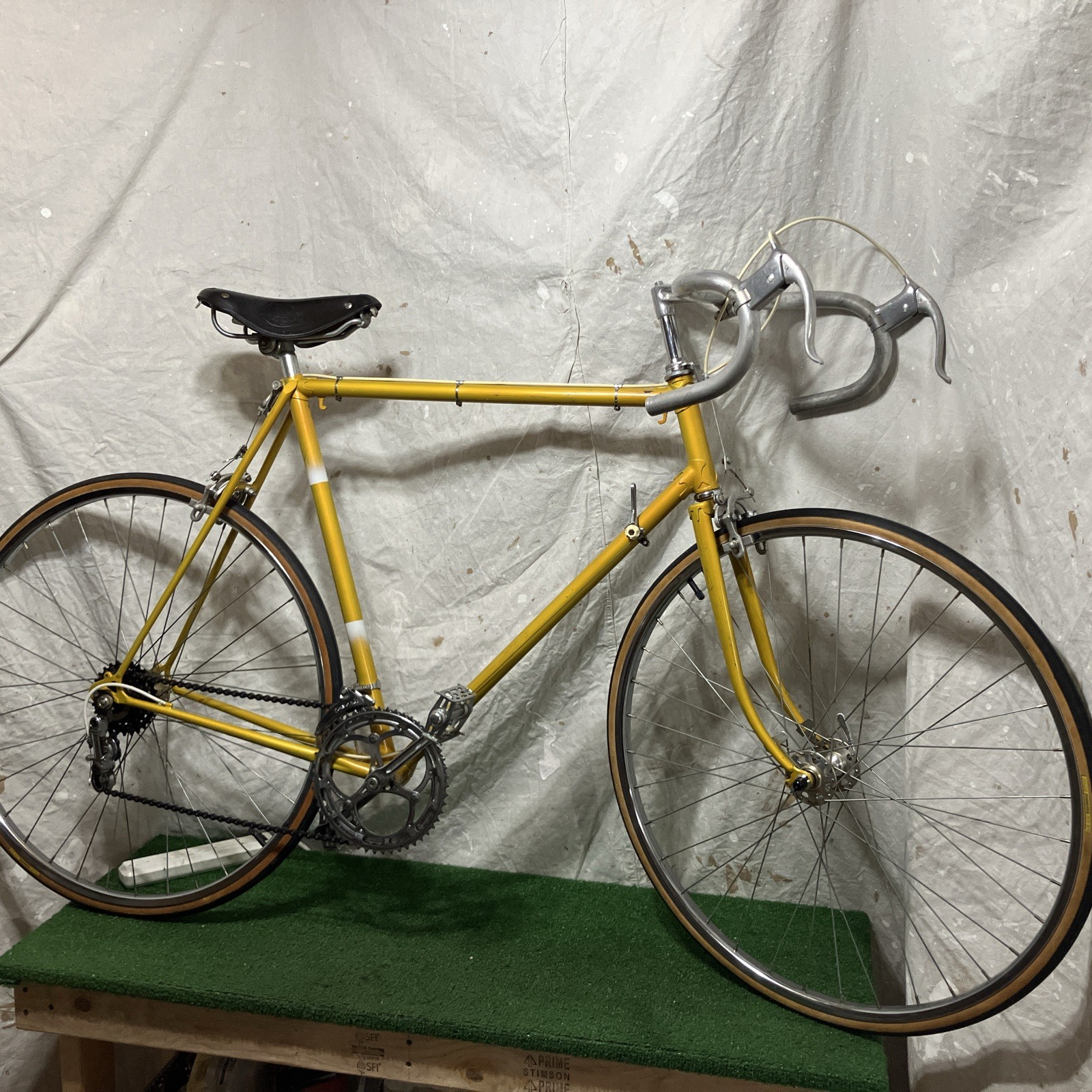 VINTAGE FAVORIT ROAD BIKE Eastern Europe 1972 Steel 27” 58cm Bicycle Old Rare (1150.00 USD)