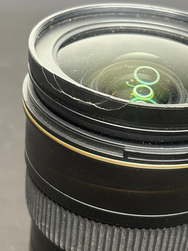 Lente Nikon AF-S Nikkor 24-70 mm f2,8 G ED IF zoom montaje F Foto 2 de 4