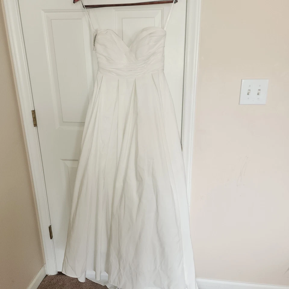 David's Bridal Pleated Strapless Wedding Dress Empire WaistSTYLE# WG3707Sz 10 - Image 2 of 4