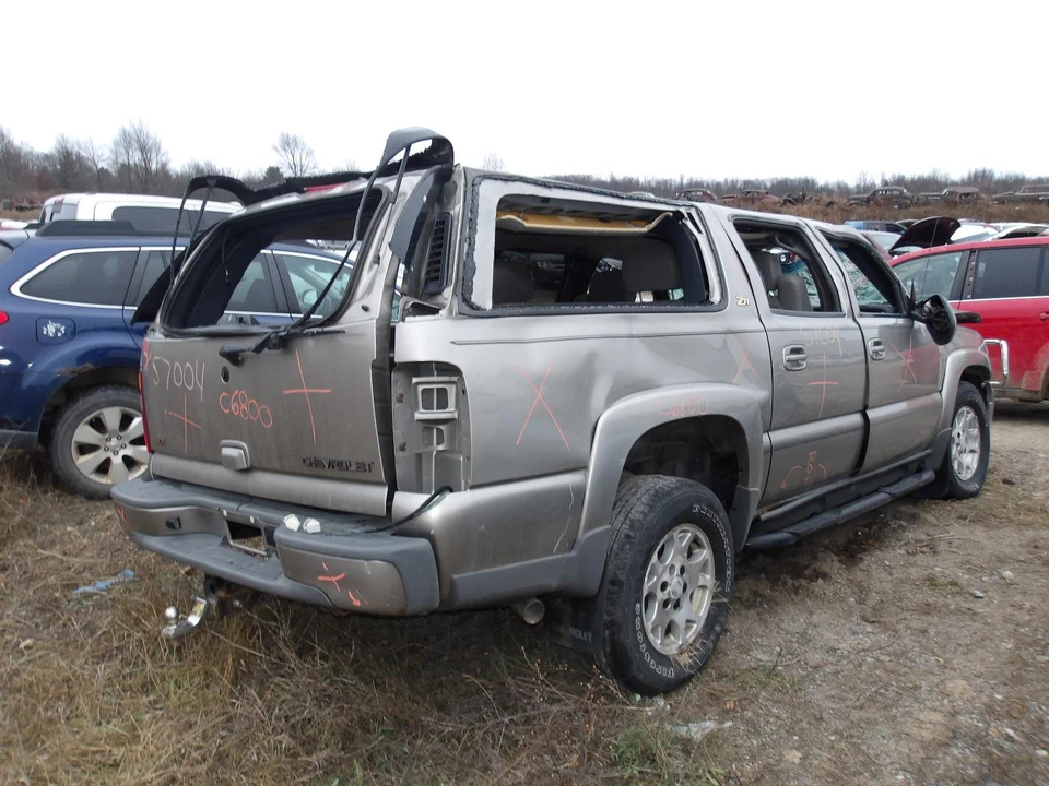 Used Air Cleaner Assembly fits: 2002 Chevrolet Suburban 1500 classic style creas - Image 4 of 4